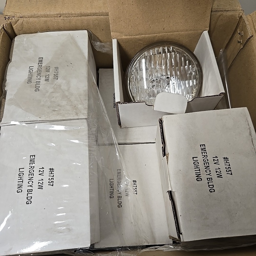 Norman Lamps H7557 - Volts 12V, Watts‎ 12W, Type PAR36 (Lot Of 10)